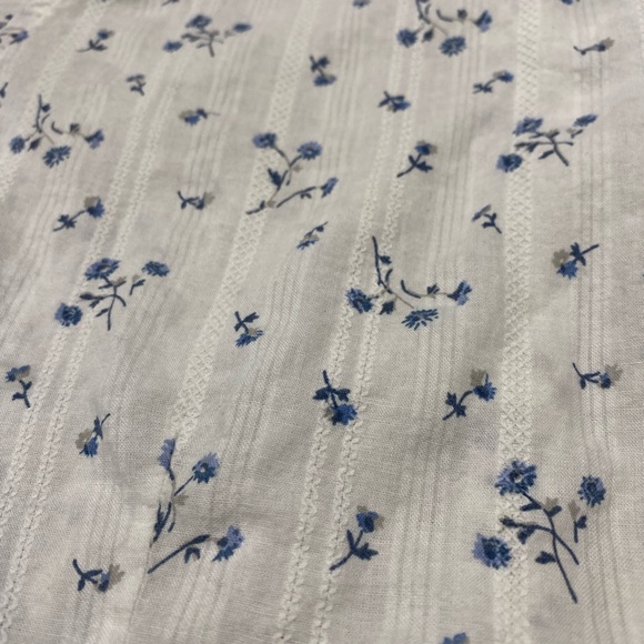 button up shirt - Picture 2 of 3